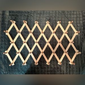 Accordian Style Expandable Wall Rack